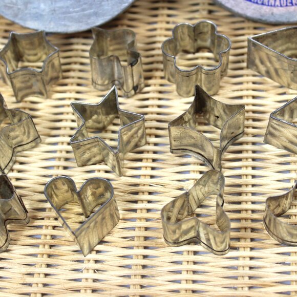 Vintage Veritas Aspic Jelly Cutters:12 Retro Fancy Shapes Made in Italy - Picture 3 of 9